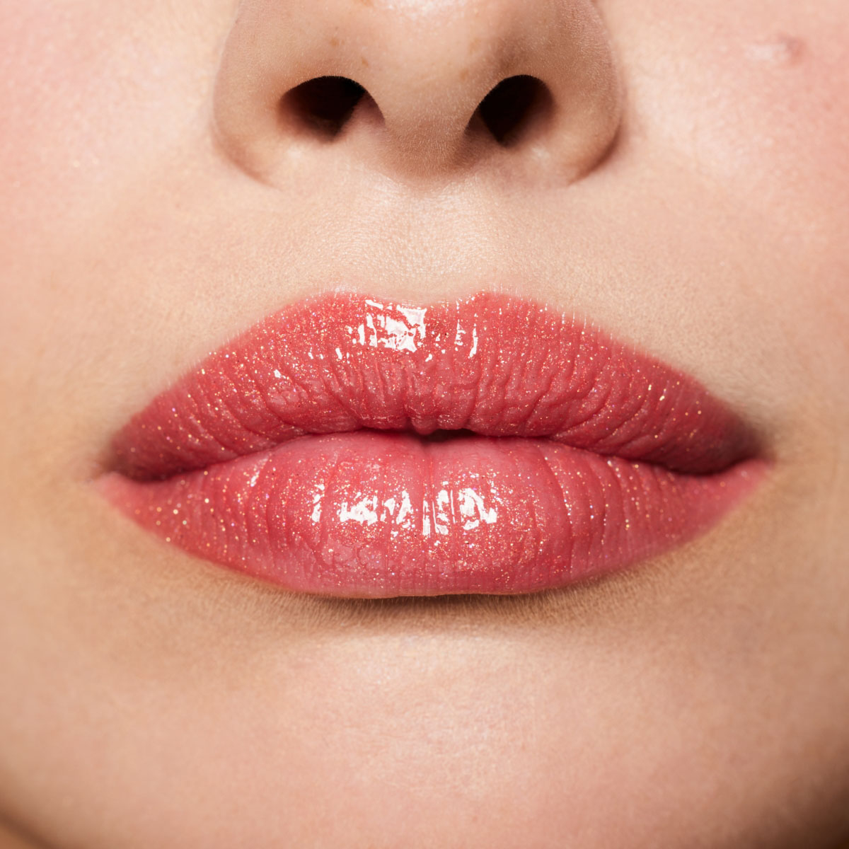 GLOSS BOMB STIX SHIMMER (LABIAL CON ACABADO BRILLOSO)
